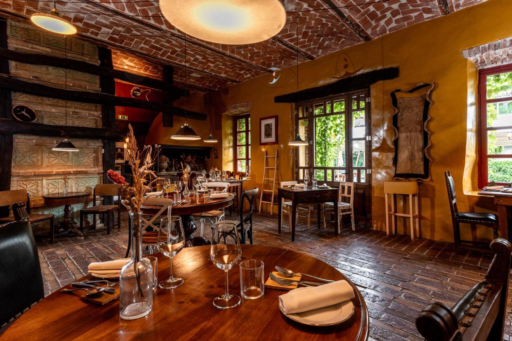 فيلا Borgo Casa Scaparone ألبا المظهر الخارجي الصورة