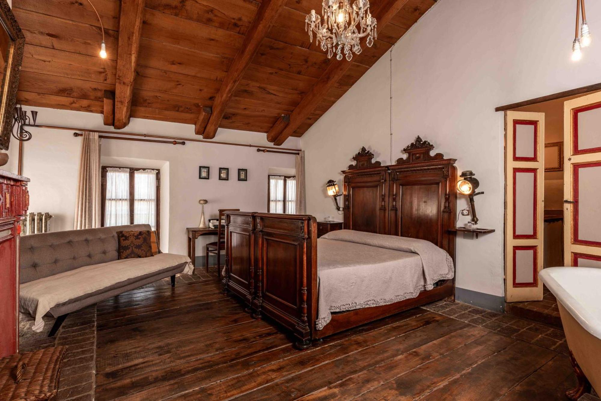 فيلا Borgo Casa Scaparone ألبا المظهر الخارجي الصورة
