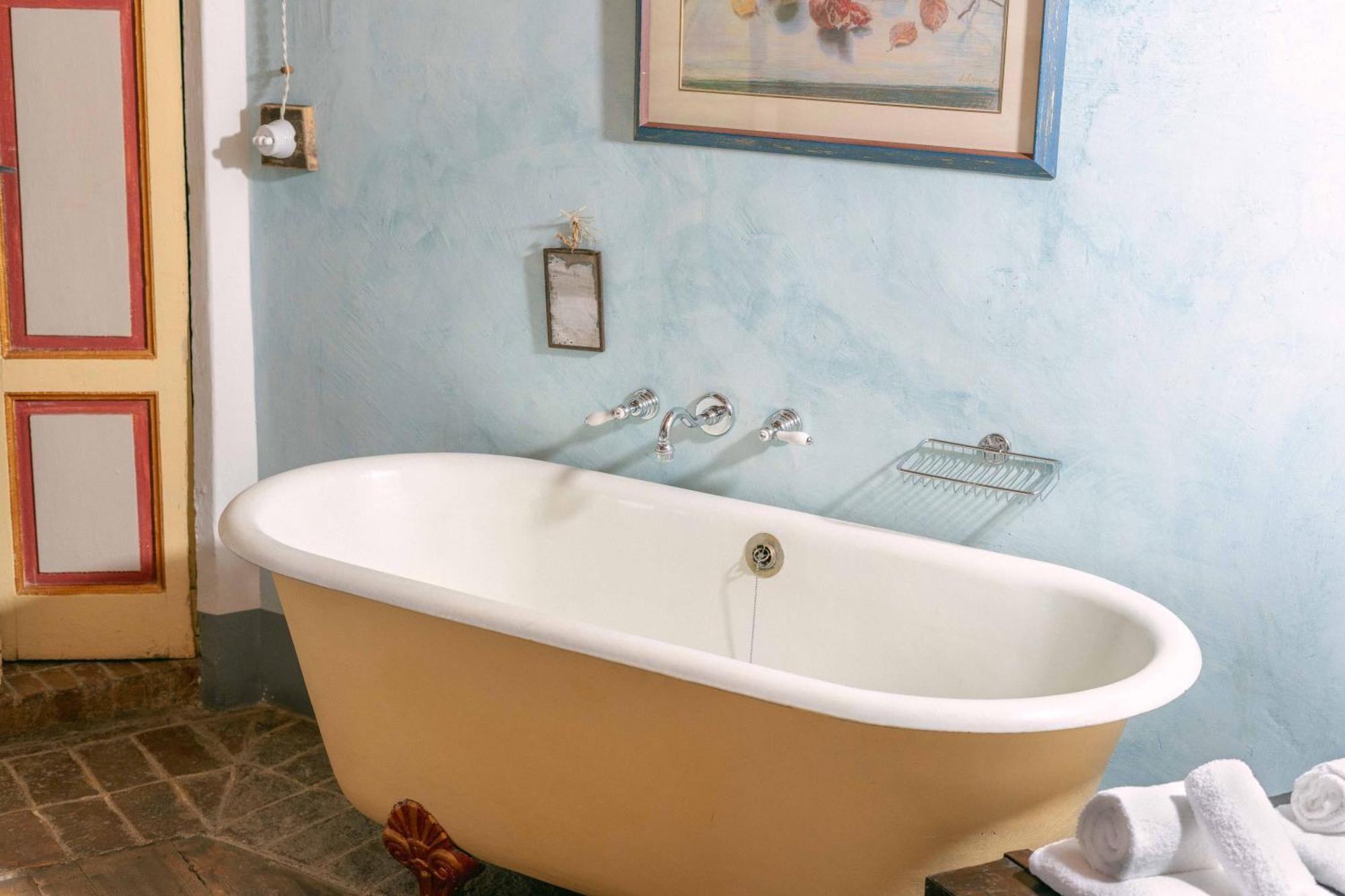 فيلا Borgo Casa Scaparone ألبا المظهر الخارجي الصورة
