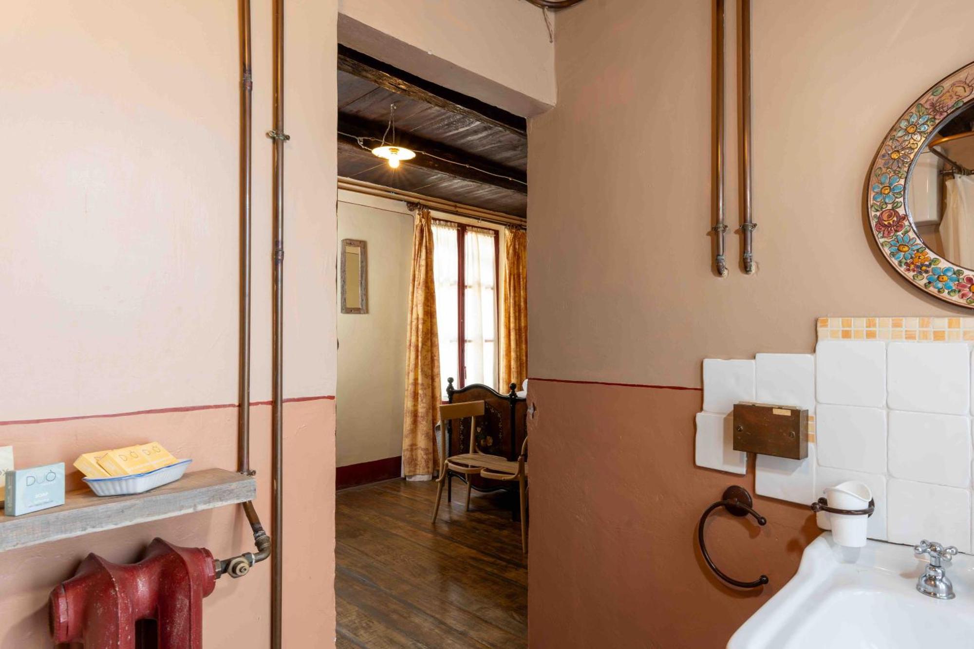 فيلا Borgo Casa Scaparone ألبا المظهر الخارجي الصورة